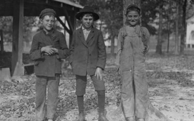Haurtzaroa putzu sakon bat da; bertan pilatzen joan den urak ez du hondoa ikusten uzten