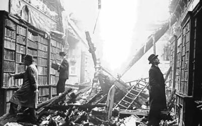 Zuek gaiztoak, zuek debekatuak, zuek, gure liburu madarikatuak!