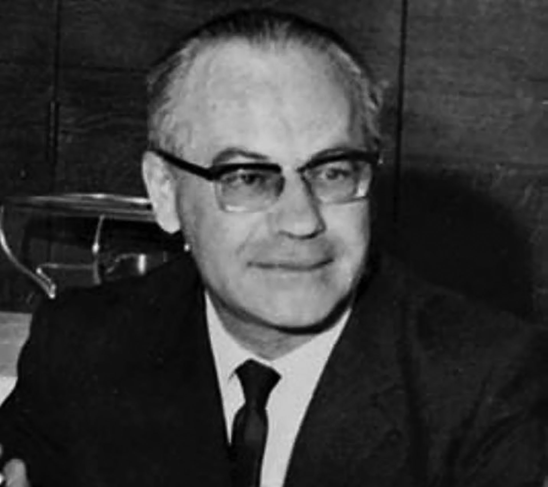 Jon Mirande argazki luze 1920x1707 (1)