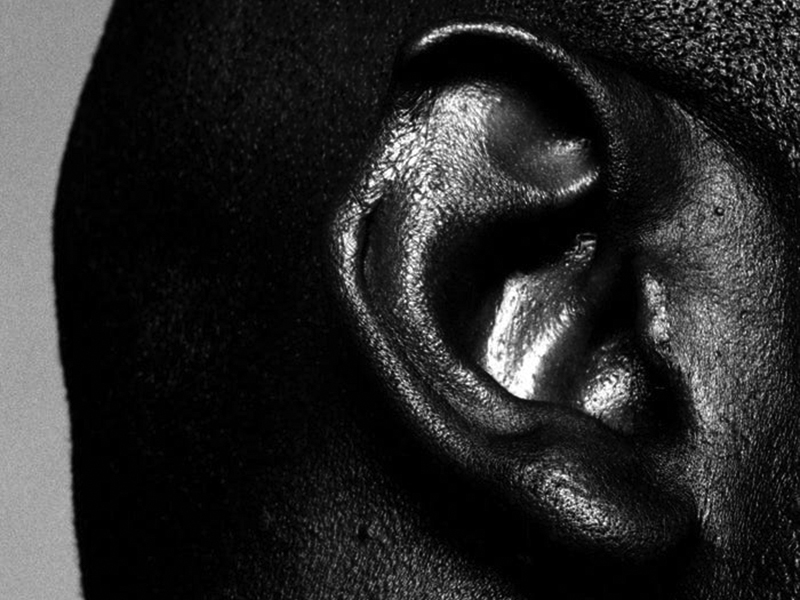 Evander Holyfielden belarria Mike Tysonen haginkadaren ostean