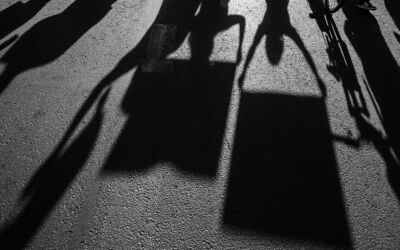 Bere herria eta jendea zapaldurik aurkitzen dituenean, gose, egarri, biluzik eta preso, intelektual normal batek gutxienez egin dezakeena eta moralki egin behar duena da zapalkuntza horren aurka jo