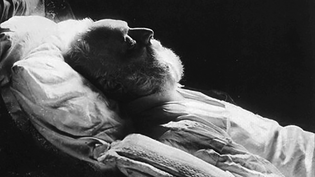 Argi beltza dakusat!